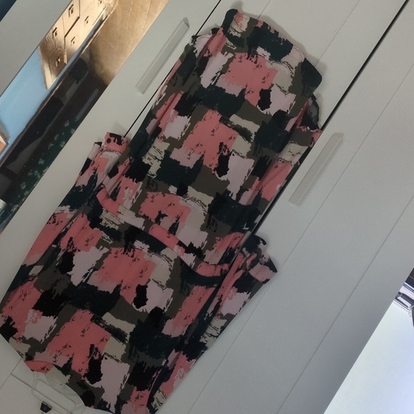 Apricot size 10 drawstring waist dress in greens, pink, and black! - Picture 7 of 8